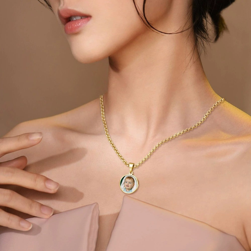 Custom Round Photo Locket Necklace With Engraving-L013