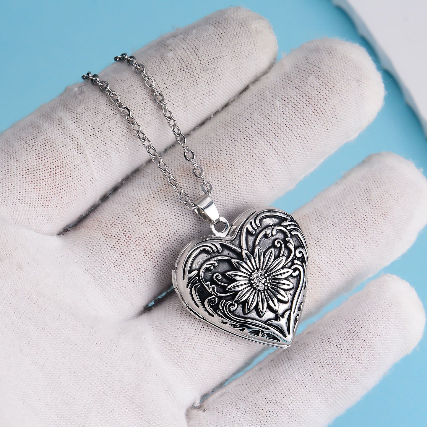 Retro Sunflower Heart-Shaped Photo locket Necklace With Urn-L017