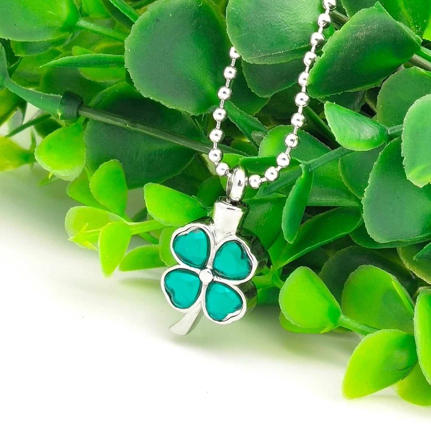 Four-Leaf Clover Necklace Cremation Urn Pendant for Ashes -A014